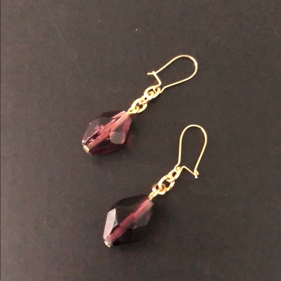 FACETED PURPLE CRYSTAL W/GOLD TONE CHAIN - Picture 8 of 12